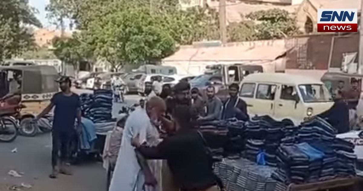 کراچی میں پچاس روپے نہ دینے پر بزرگ پر تشدد