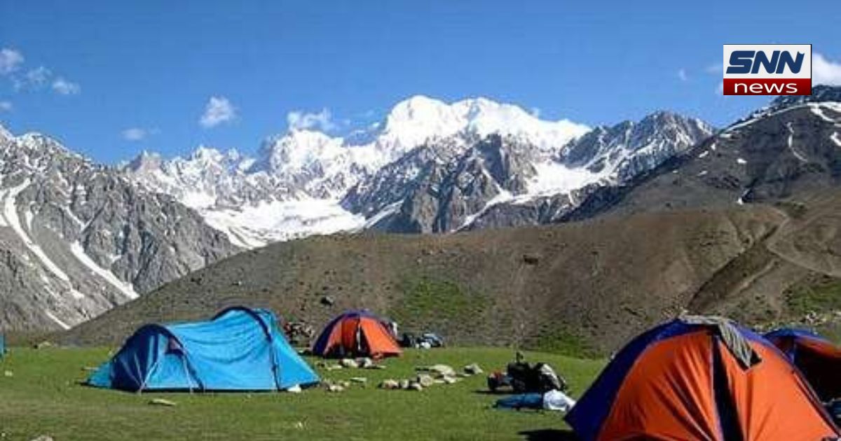 خواتین ٹریکرز کی ترچ میر بیس کیمپ مہم کا آغاز