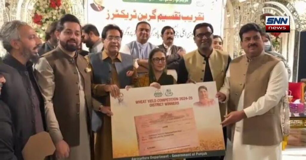 گرین ٹریکٹر سکیم ننکانہ میں 174 کسانوں کو ٹریکٹرز کی فراہمی