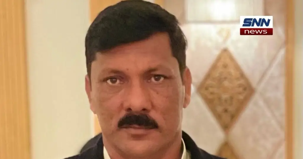 گجرات کے گاؤں تریکھا میں منعقدہ بین الاضلاعی تاش ٹورنامنٹ کے فائنل مقابلے کا منظر، جہاں مقامی کھلاڑی کامیابی کے بعد خوشی کا اظہار کر رہے ہیں۔