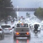 ملک میں موسمیاتی الرٹ کے دوران بارش، آندھی اور ژالہ باری کا منظر