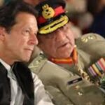 عمران خان اور سابق آرمی چیف کی غیر رسمی ملاقات کی نمائشی تصویر، سیاسی ماحول اور بات چیت کے تناظر میں۔